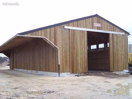 hangar 400m2