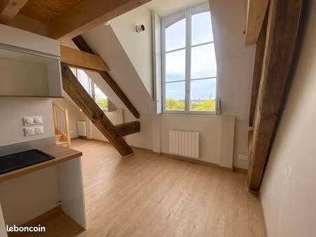 appartement t1 bis rénové avec mezzanine + parking – cognac centre