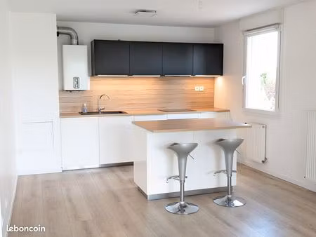 appartement f3 77m2 avec balcon  garage et parking