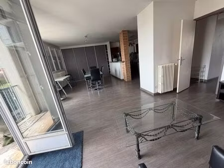 t2 meublé 68m2 à proximité commerces et transports