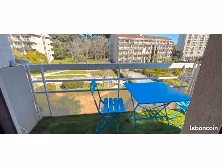 idéal étudiant – grand studio duplex lumineux avec terrasse – secteur st-jérôme