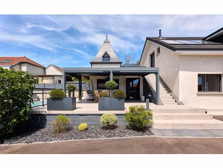 maison de luxe à vendre dans le quartier ouest