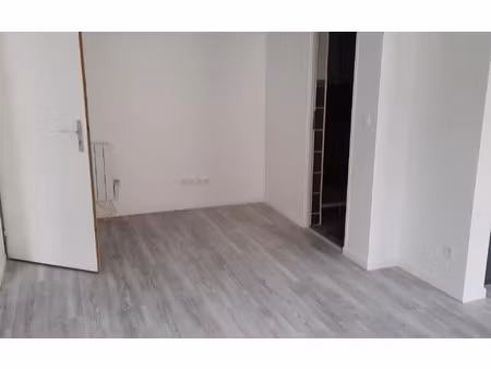 location appartement  40.63 m² t-2 à magny-en-vexin  750 €