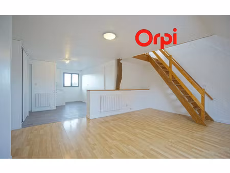 location appartement  m² t-3 à thiberville  550 €
