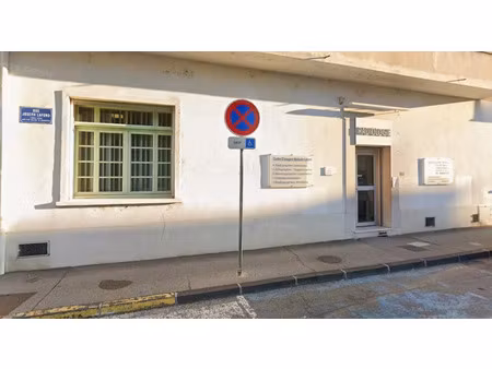 vente divers 173 m² aubagne (13400)