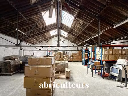 entrepôt & bâtiment commercial 695 m² env. • zi les ferrières • le muy
