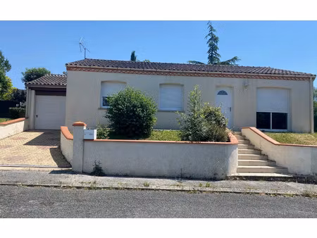 location maison  84 m² t-4 à castres  820 €
