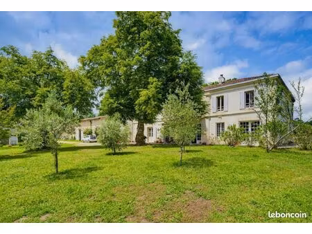 maison 9 pièces 250 m²