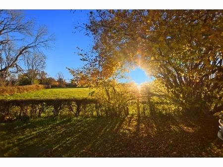 longère de 136 m2 avec 6900 m2 de terrain  dépendances à saint emiland