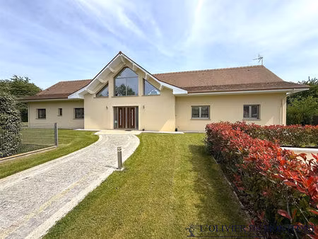 maison de plain pied de 8 pièce(s) 340 m² au sol