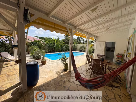 maison 4 chambres sainte rose - piscine