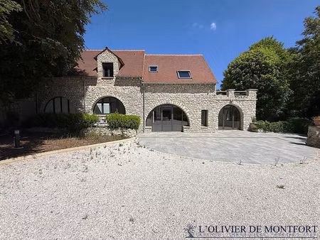 maison montchauvet de 395 m²