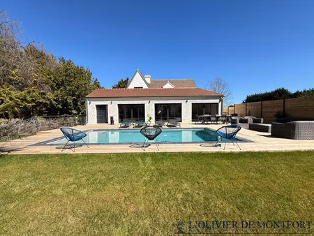 maison contemporaine de 308 m² au sol