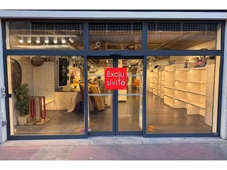 location commerce nantes 44000 438m²