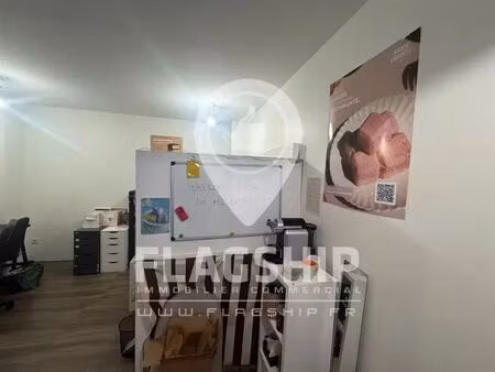 location commerce paris 75017 60m²