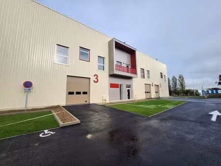 location local d’activités pontoise 95300 158m² à 408m²