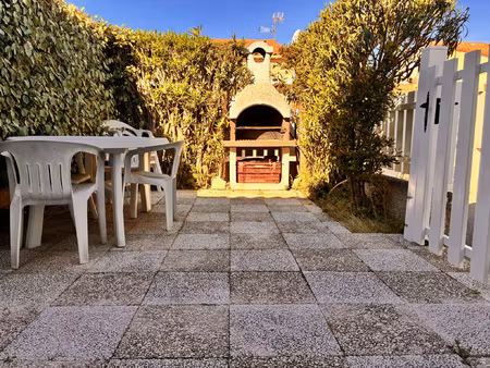 gruissan rive gauche- maisonnette de type 2 avec jardinet et