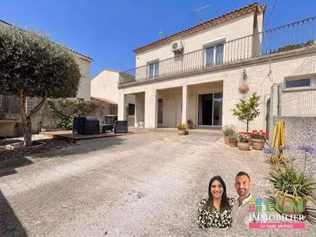 t5 en rez-de-jardin  4 chambres  220m2 de jardin  2 places de parking