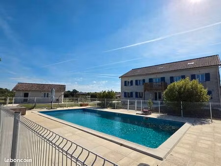 propriété 12 pièces 373m2  piscine  terrain 13245m2  mare