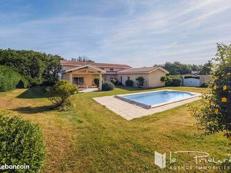 maison 7 pièces 190 m²