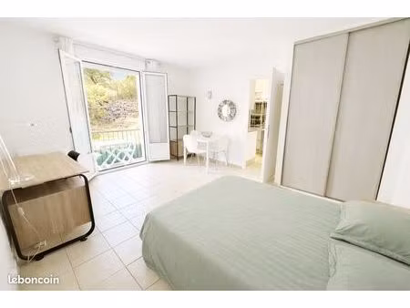 t1 avec parking et balcon à corte