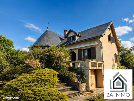propriété 7 pièces 236 m²