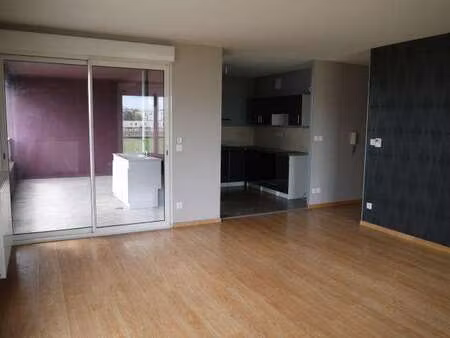 location appartement 3 pièces à hérouville-saint-clair (14200) : à louer 3 pièces / 73m² h