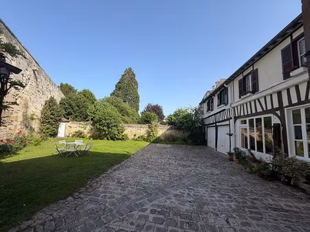 maison de luxe à vendre dans le quartier saint lazare-veneurs