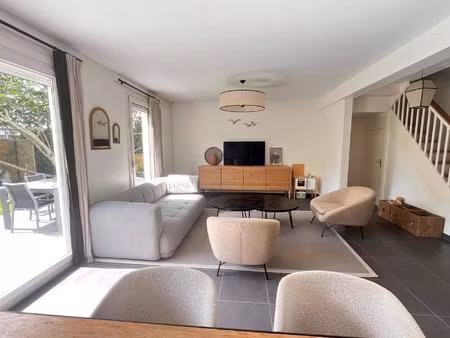 maison familiale rénovée au cœur du village – 5 chambres  jardin et garage