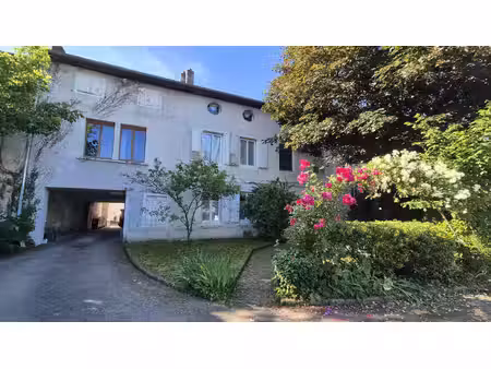 charmant t2 en plein coeur d'aixe-sur-vienne