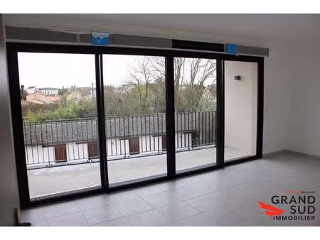 t2 45 m² avec terrasse et parking begles mussonville