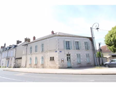 la charité sur loire  emplacement intéressant
