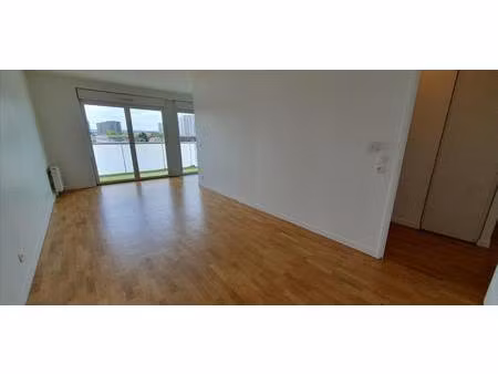 beau 3 pièces lumineux dans immeuble récent
