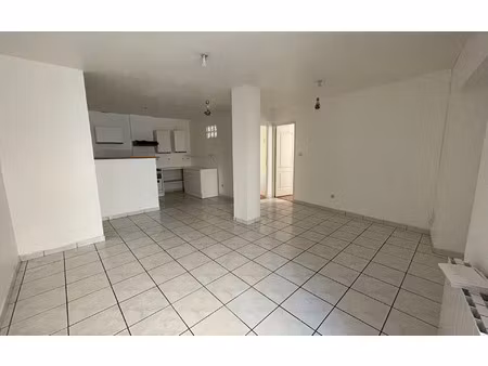 location appartement  51 m² t-2 à neuville-sur-saône  608 €