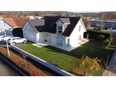 pirey - en impasse - maison t5 144m² de 2010