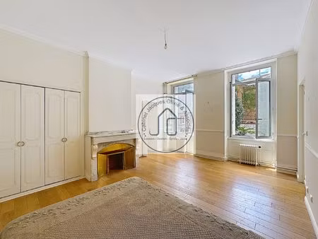 capitole – 124 m² de caractère au calme absolu