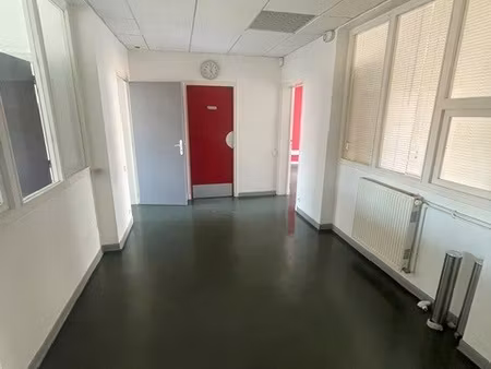 a louer secteur salins 172 m2 de bureaux r+2 avec parking p