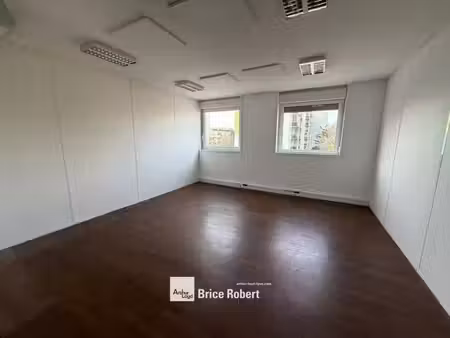location bureaux 117m² à 1031m²