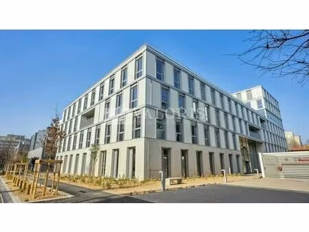location bureaux 210 m² à 3 199 m²