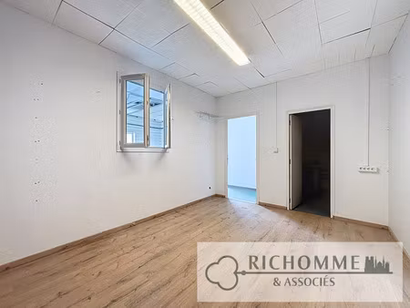 entrepôt 75 m²