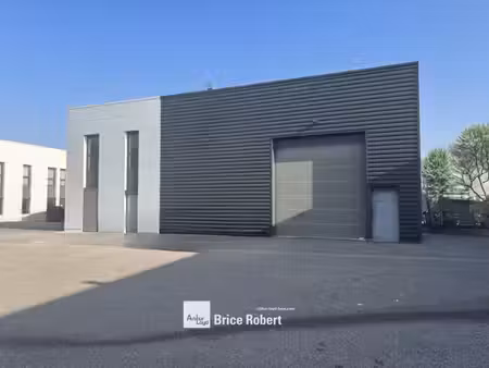 location local d’activités 365m²