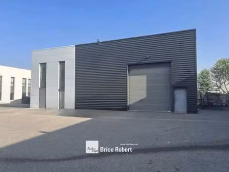 location local d’activités chassieu 69680 365m²