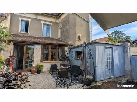 maison 5 pièces 98 m²