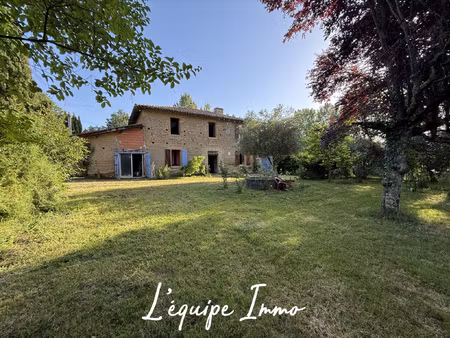 ferme à rénover sur 1.5ha arborés