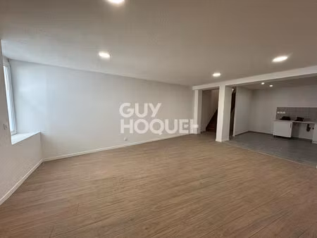 maison de ville rénovée à proximité des commodités