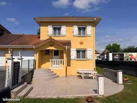 maison mitoyenne par le garage de 129 m² – 4 chambres – terrain de 700 m²