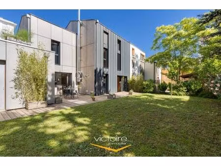 coeur monplaisir - sublime maison moderne et lumineuse de 5 ch sur belle parcelle