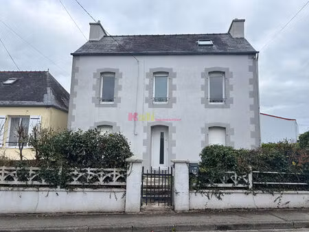 maison à louer dans le centre de plabennec - référence 133