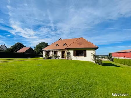 maison 5 pièces 210 m²