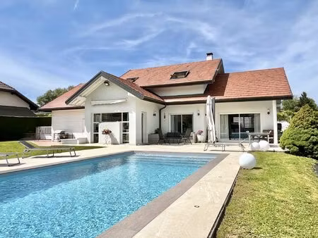 maison centre village - pisicne - t2 indépendant - sous sol